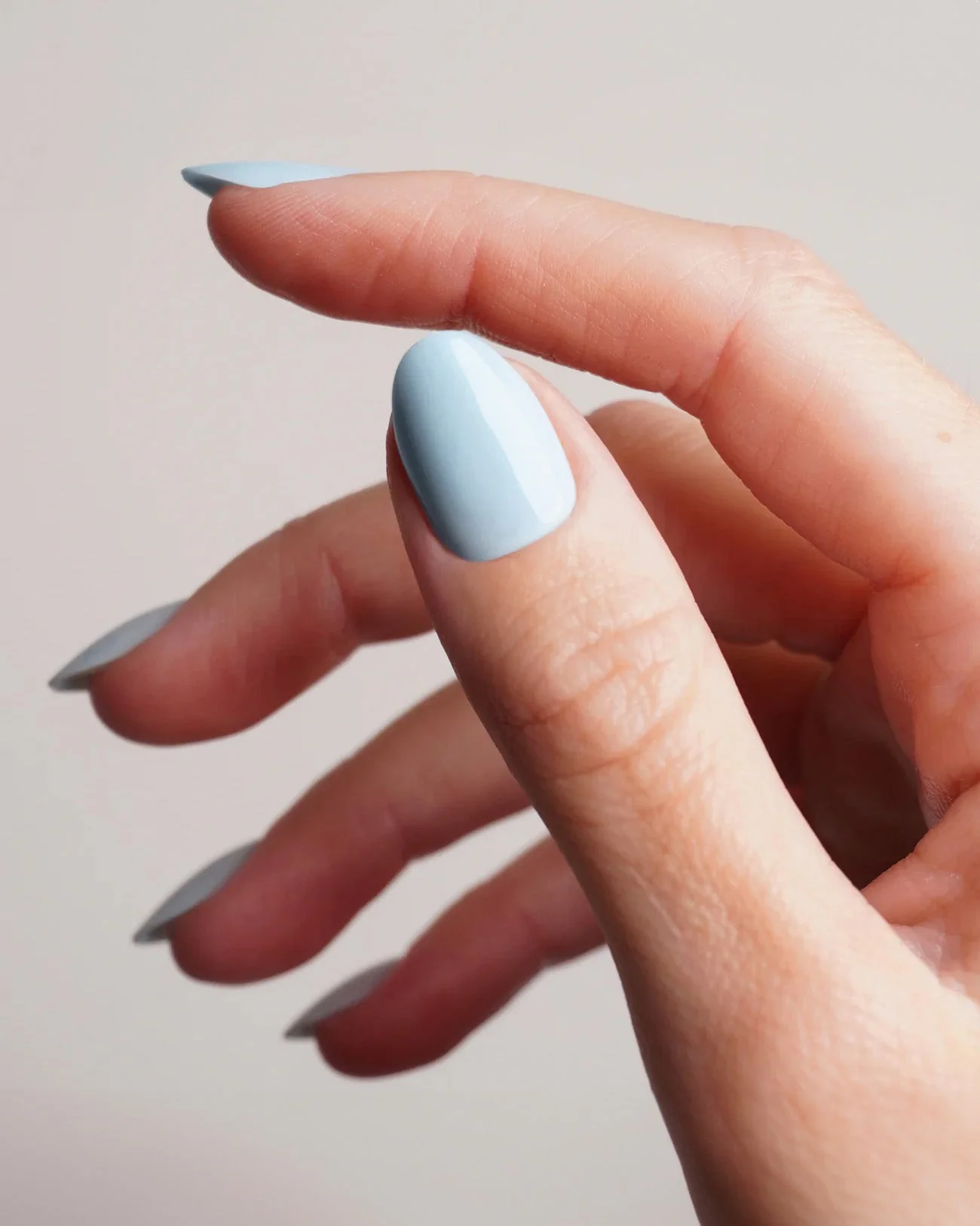 Baby Blue Corte Rotonde Press Ons in Soft Gel - Image 2