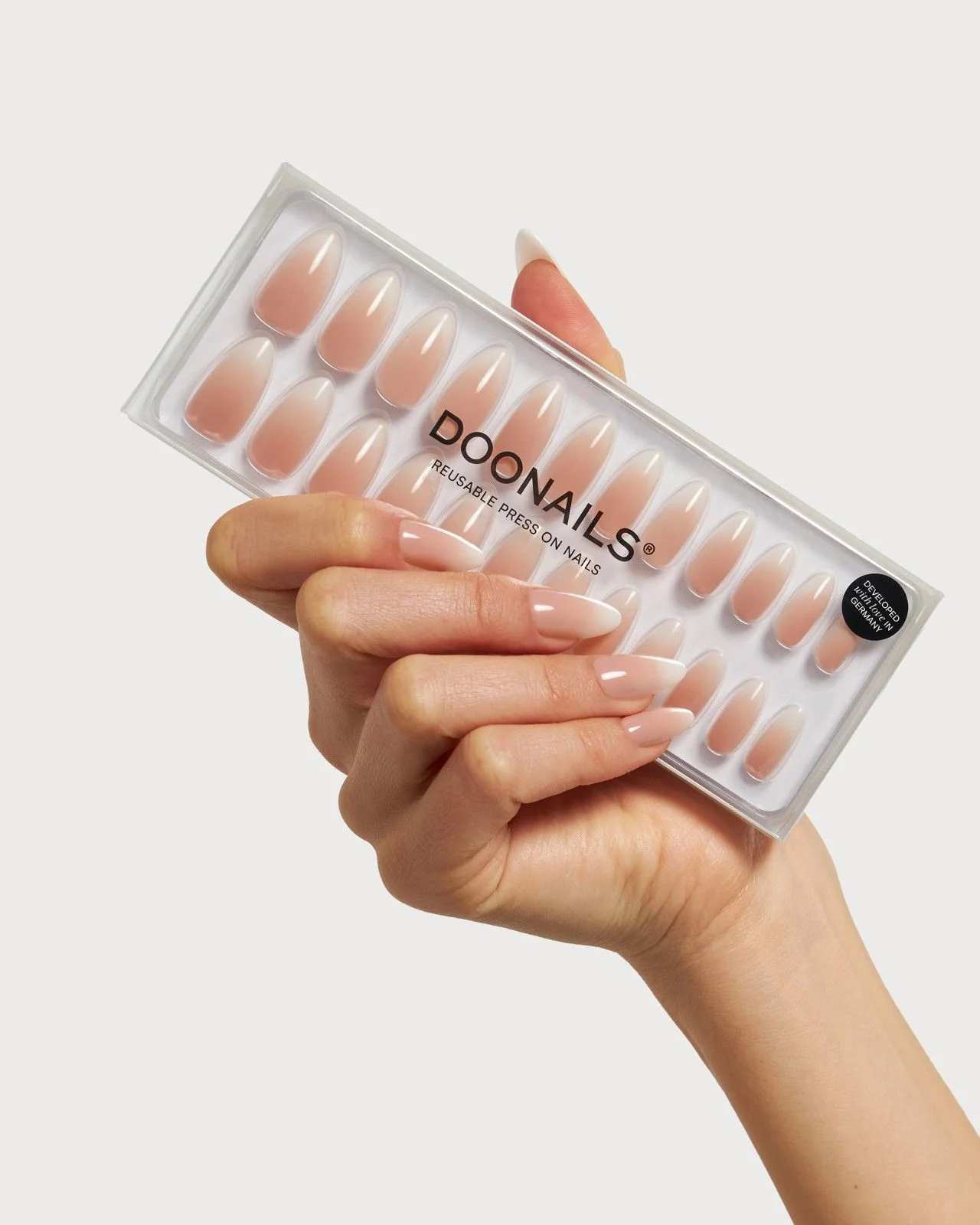 Babyboomer Medie Mandorla Press Ons in Soft Gel - Image 3
