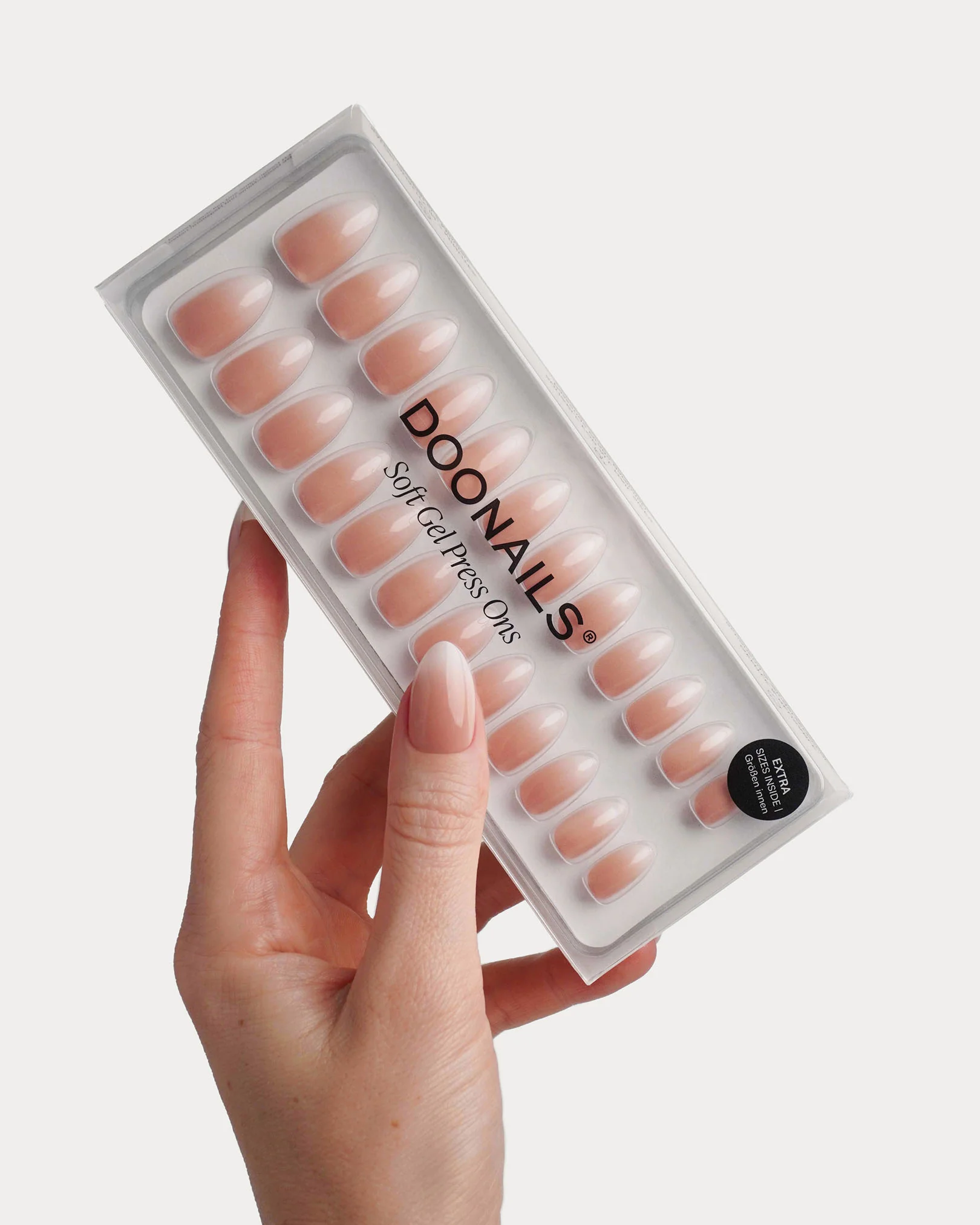 Babyboomer Corte Mandorla Press Ons in Soft Gel - Image 3
