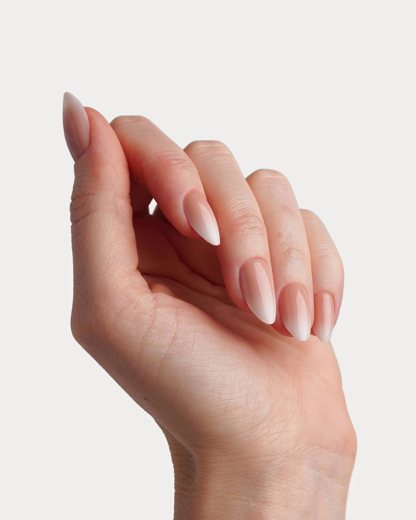 Babyboomer Corte Mandorla Press Ons in Soft Gel - Image 4