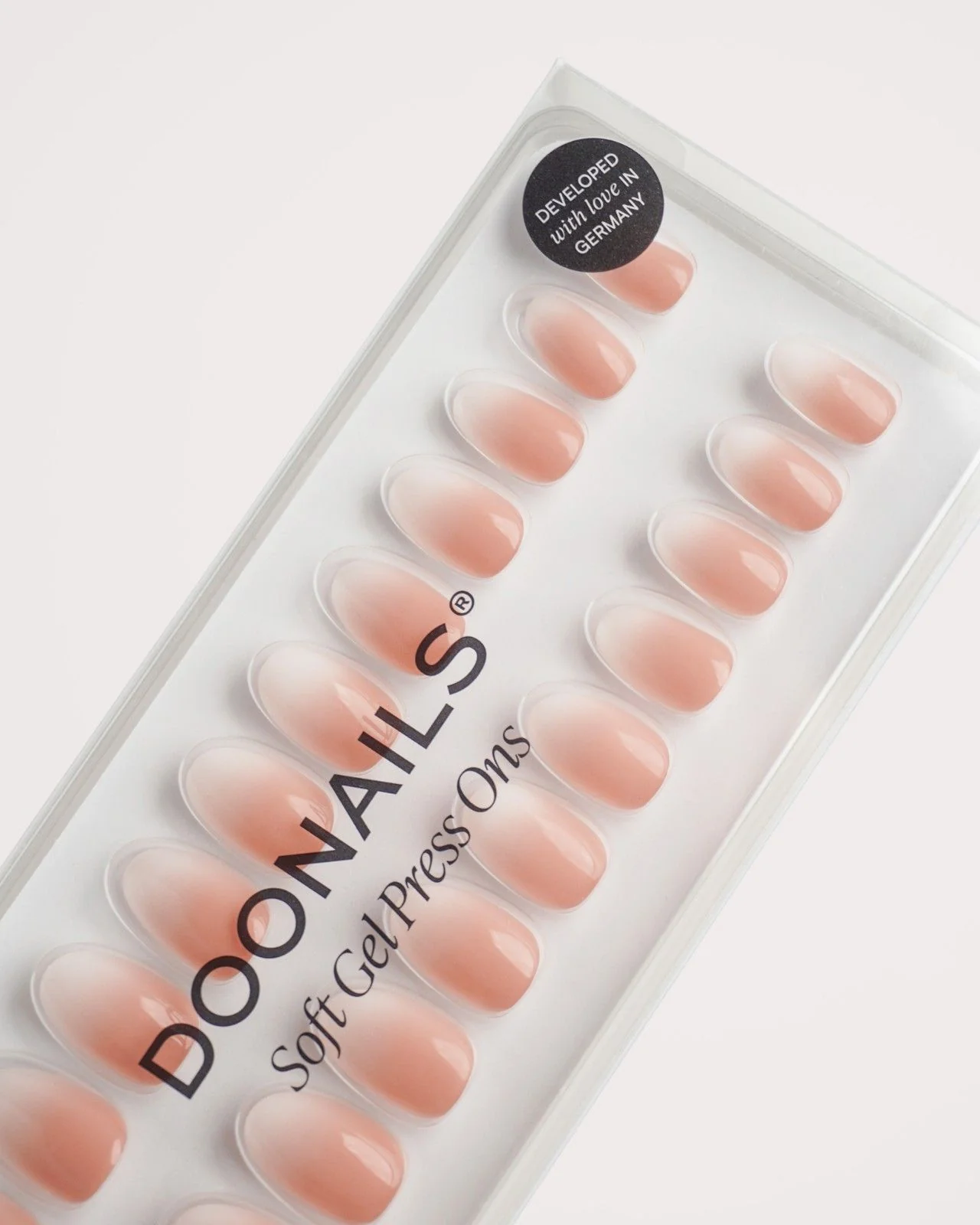 Babyboomer Corte Rotonde Press Ons in Soft Gel - Image 5