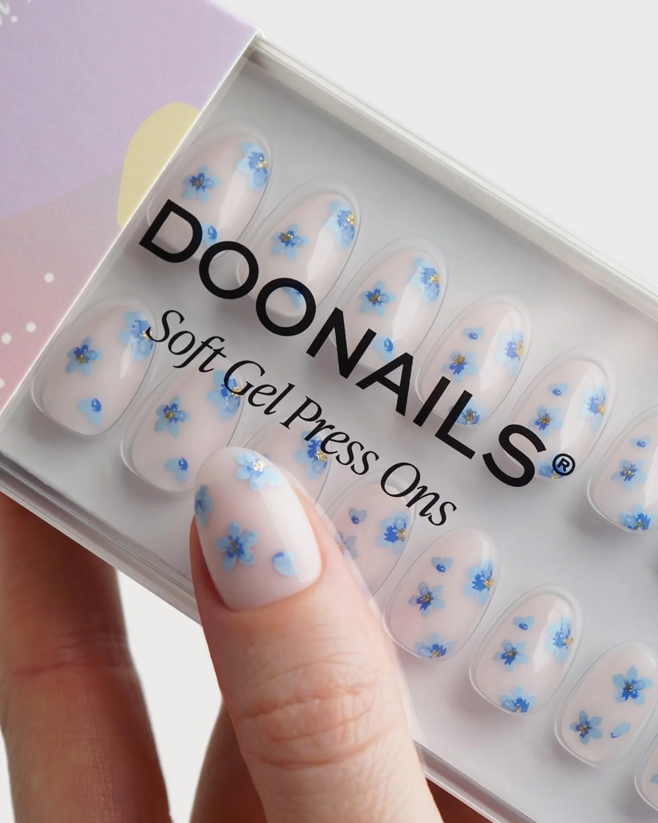Edizione Limitata Blossom Babe Corte Rotonde Press Ons in Soft Gel - Image 5