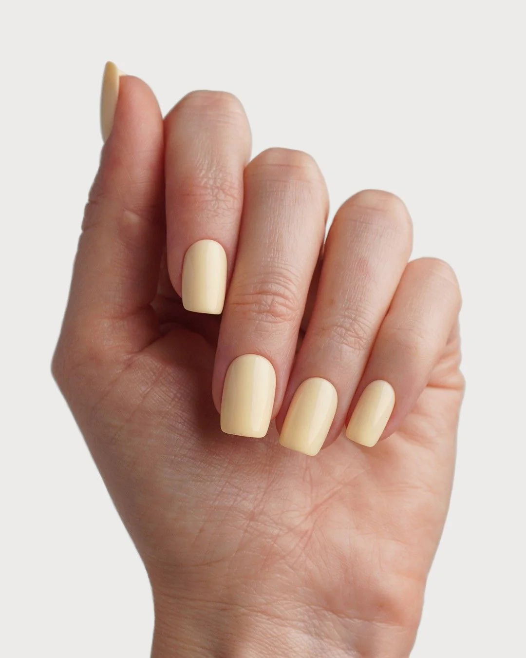 Butter Yellow Corte Quadrate Press Ons in Soft Gel - Image 4