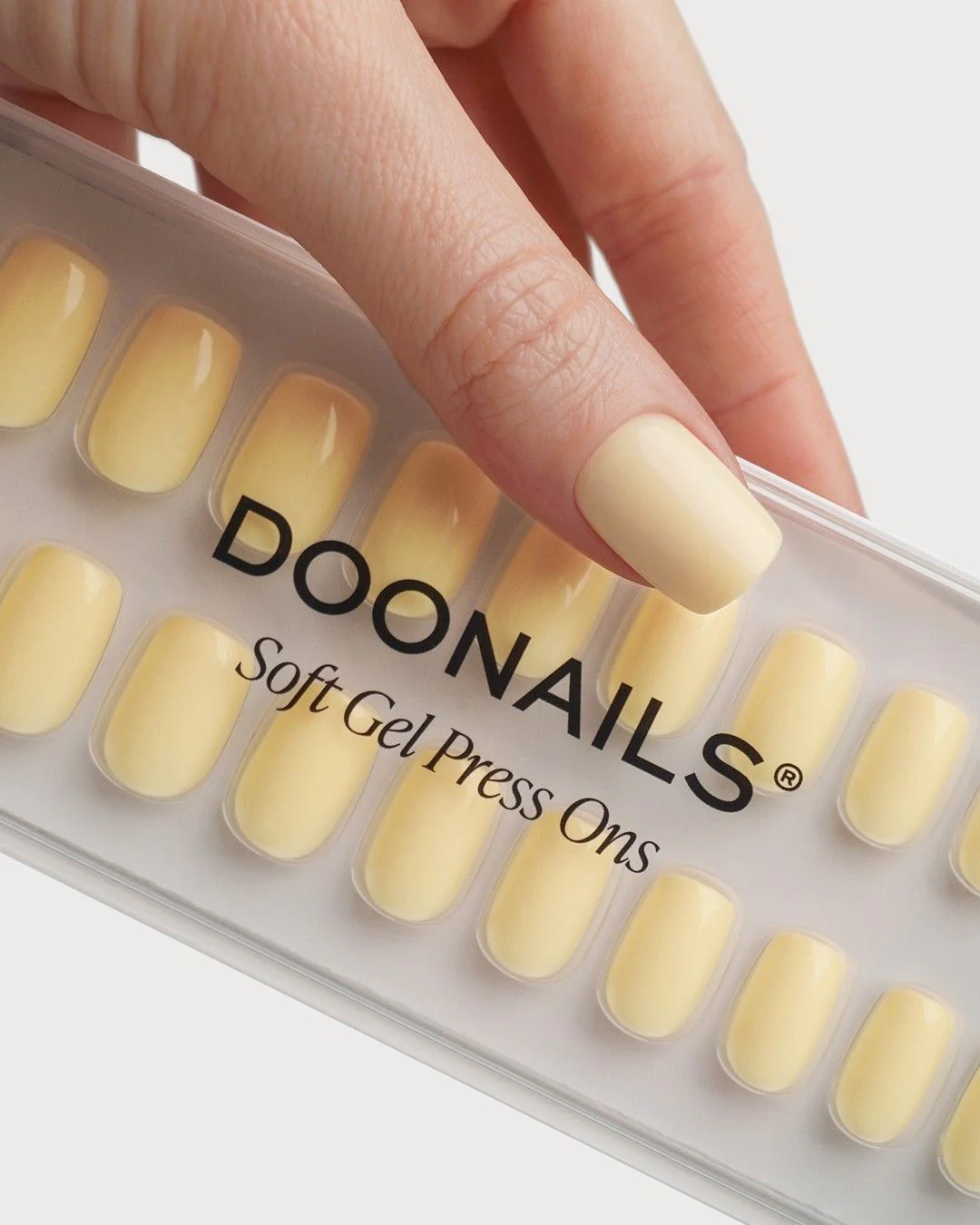 Butter Yellow Corte Quadrate Press Ons in Soft Gel - Image 5