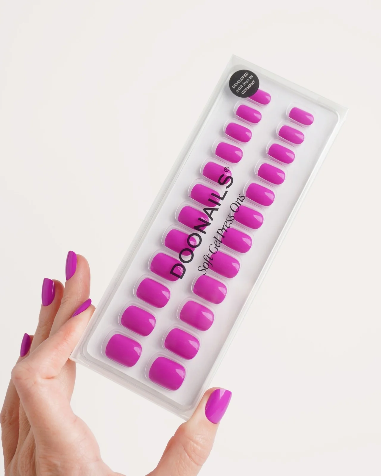 Dragonfruit Extra Corte Quadrate Press Ons in Soft Gel - Image 3