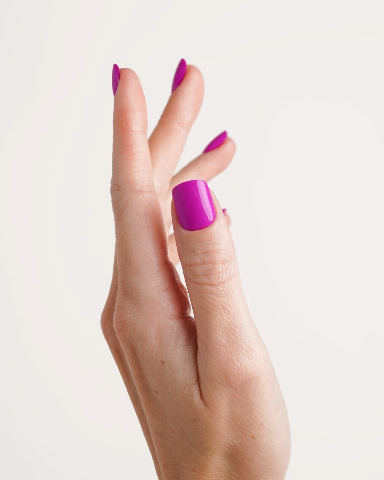 Dragonfruit Extra Corte Quadrate Press Ons in Soft Gel - Image 4