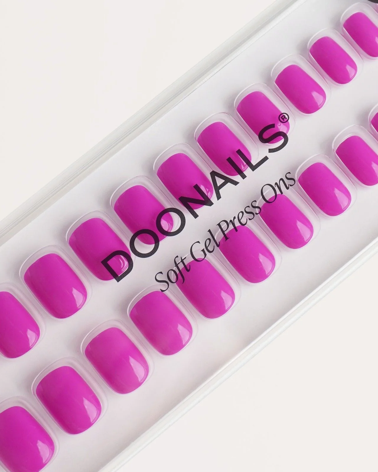 Dragonfruit Extra Corte Quadrate Press Ons in Soft Gel - Image 5
