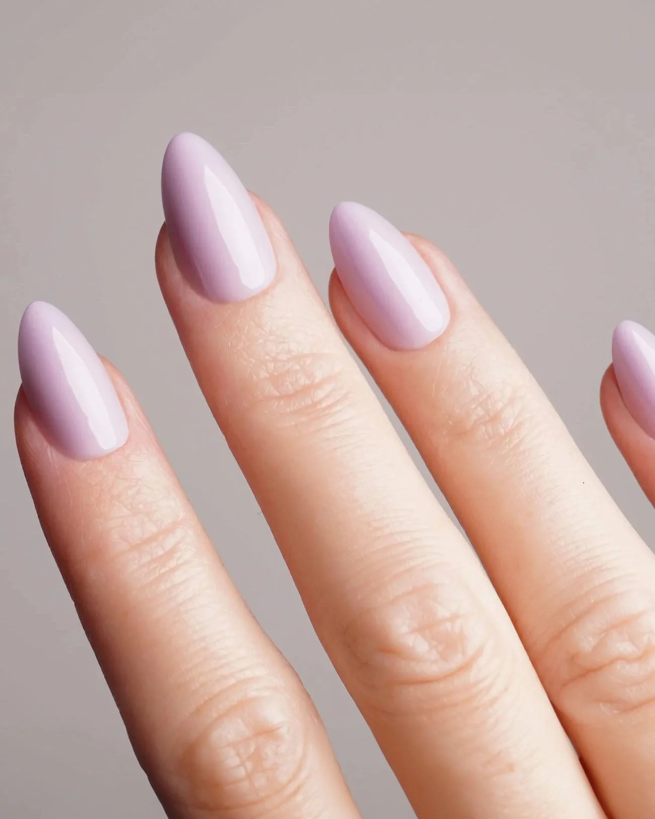 Lavender Mist Corte Mandorla Press Ons in Soft Gel - Image 2