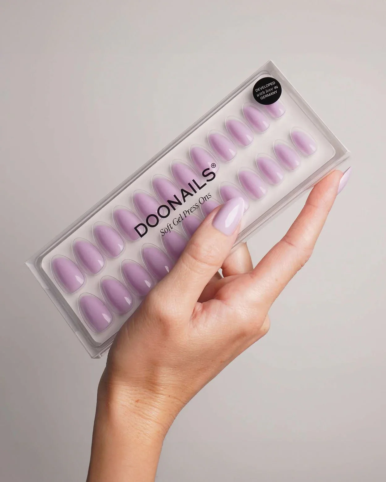 Lavender Mist Corte Mandorla Press Ons in Soft Gel - Image 4
