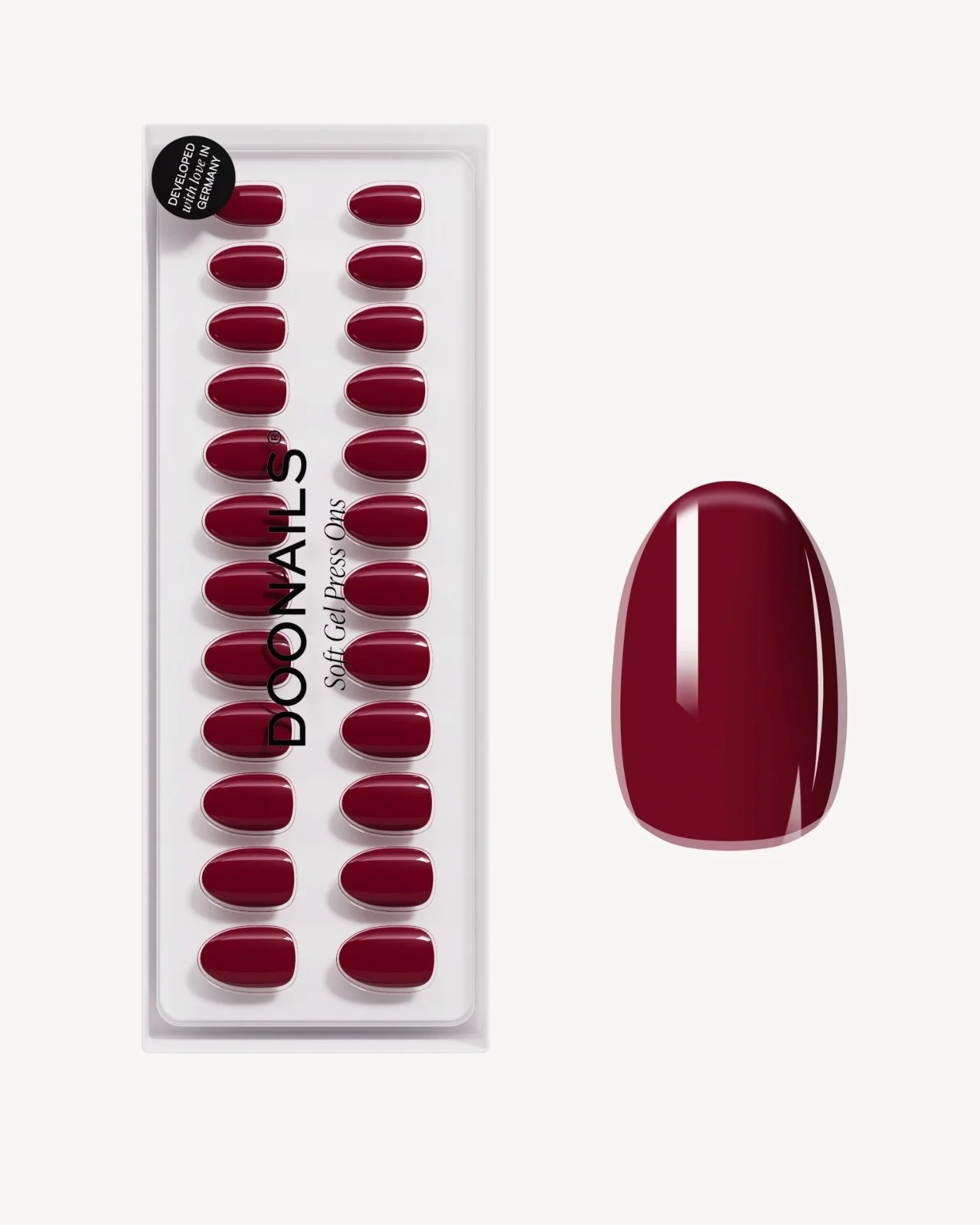 Love Paris Corte Rotonde Press Ons in Soft Gel
