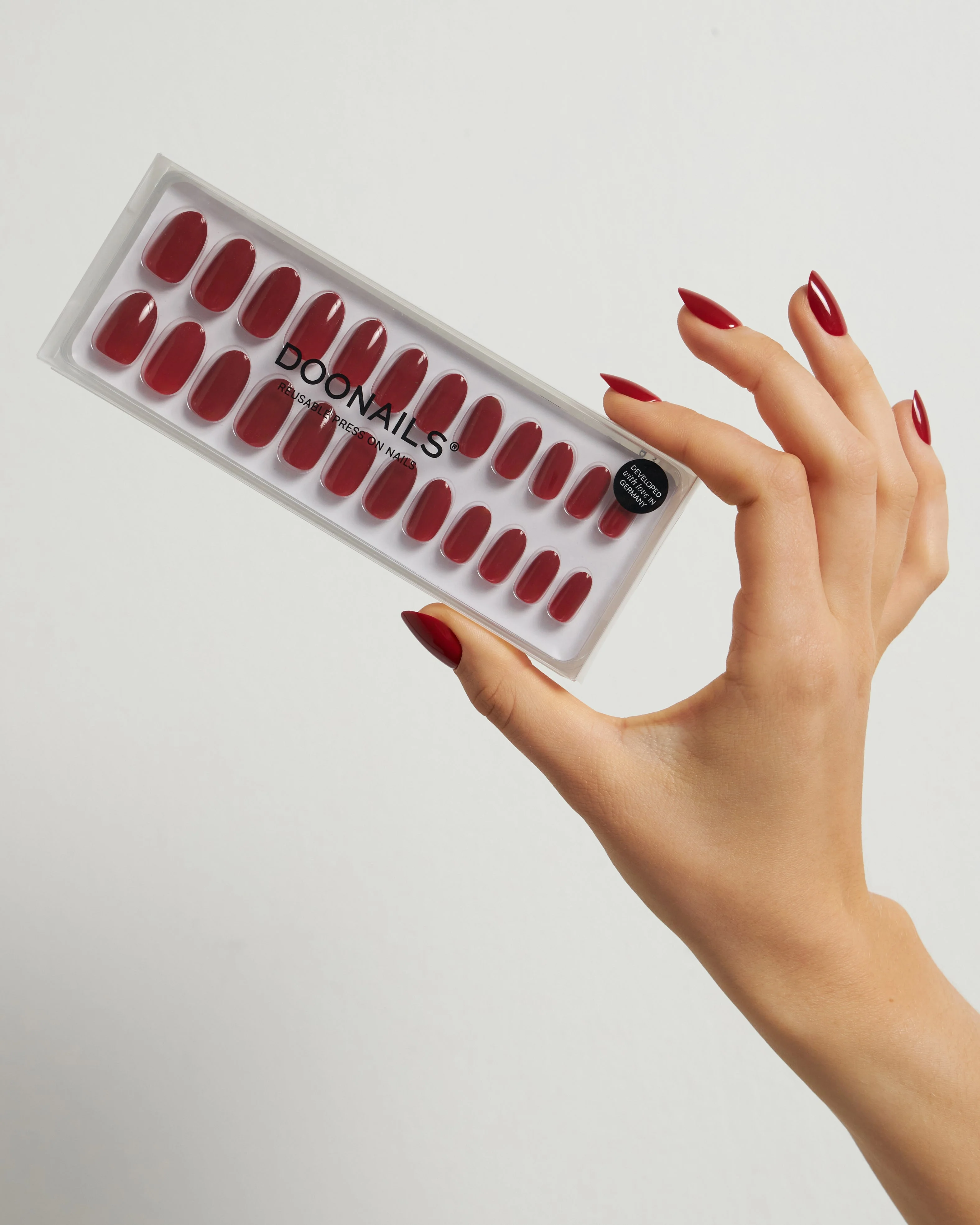 Mon Cheri Medie Rotonde Press Ons in Soft Gel - Image 4