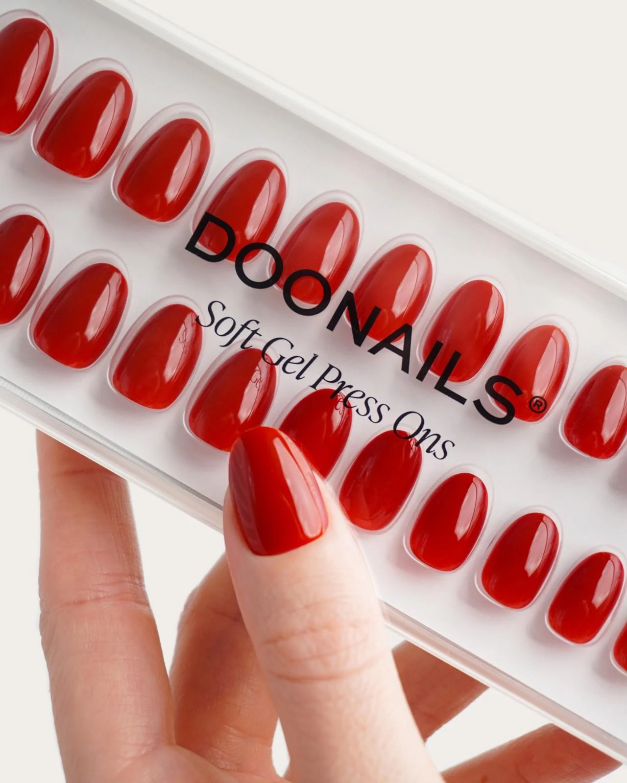Mon Cheri Corte Rotonde Press Ons in Soft Gel - Image 5