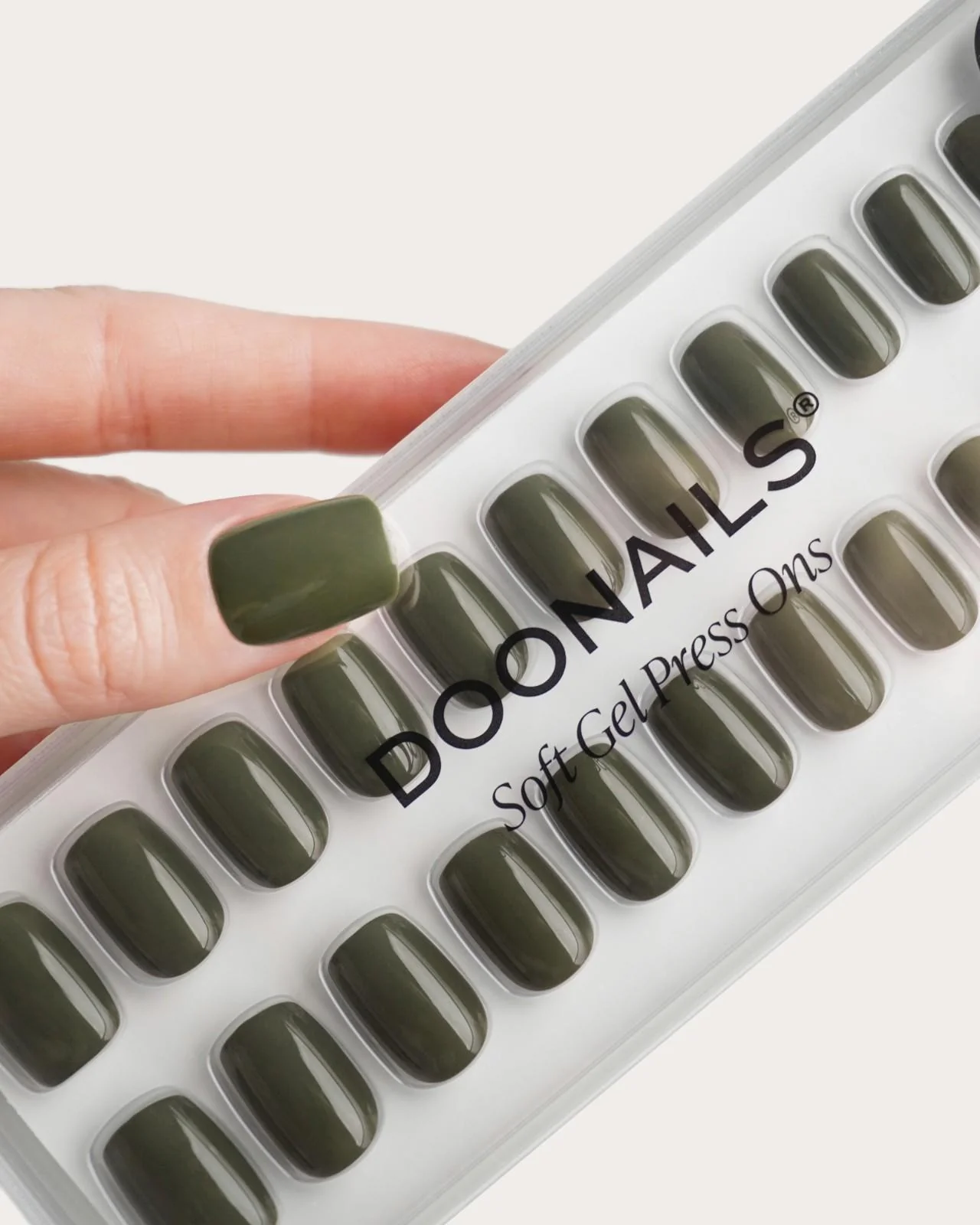 Moss Green Corte Quadrate Press Ons in Soft Gel - Image 5