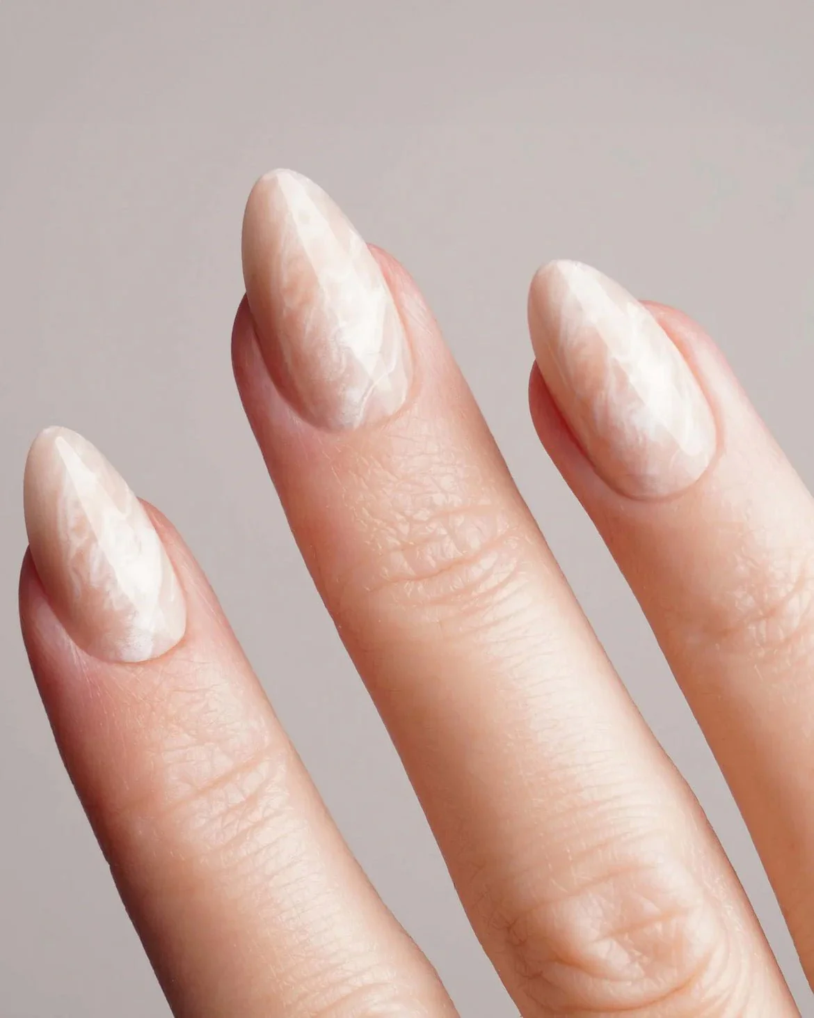 Nude Marble Corte Mandorla Press Ons in Soft Gel - Image 2