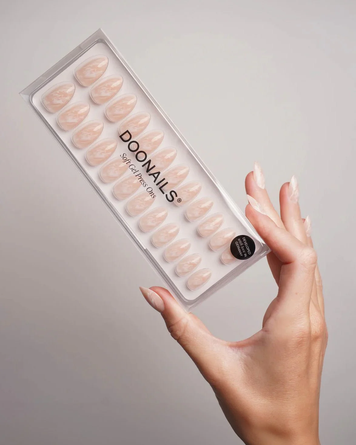 Nude Marble Corte Mandorla Press Ons in Soft Gel - Image 4