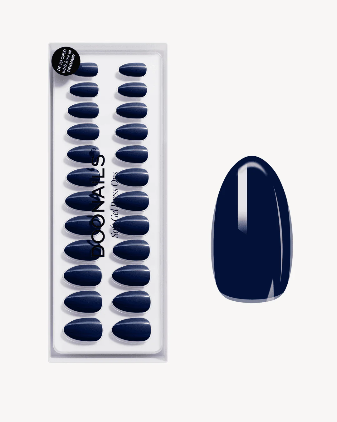 Ocean Corte Mandorla Press Ons in Soft Gel