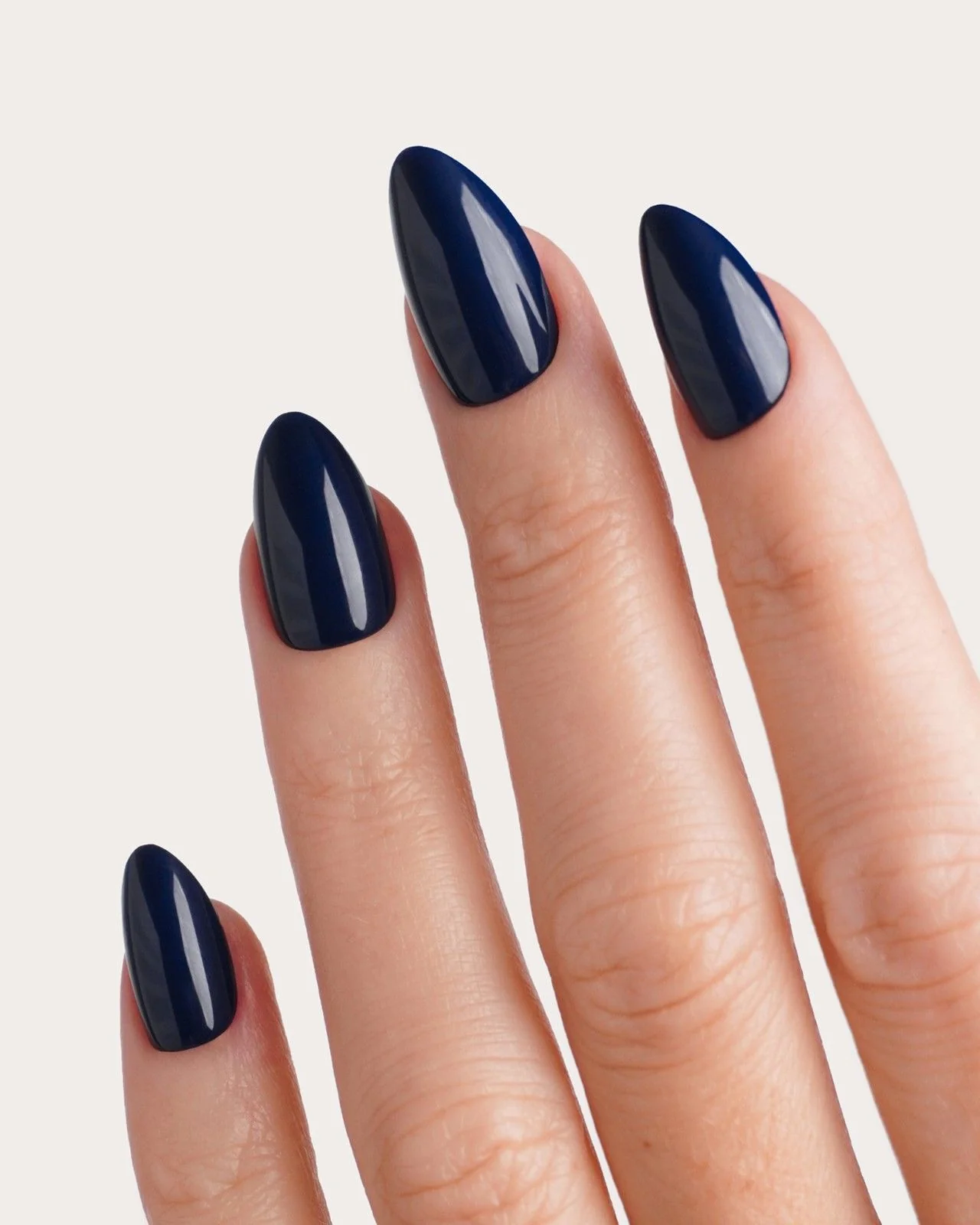 Ocean Corte Mandorla Press Ons in Soft Gel - Image 2