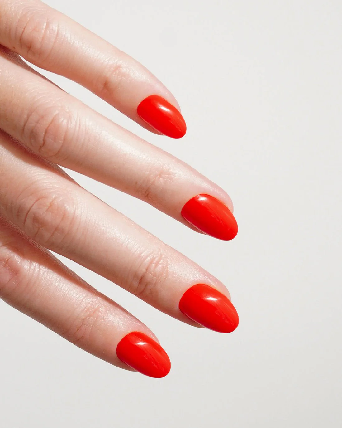 On Fire Corte Rotonde Press Ons in Soft Gel - Image 2