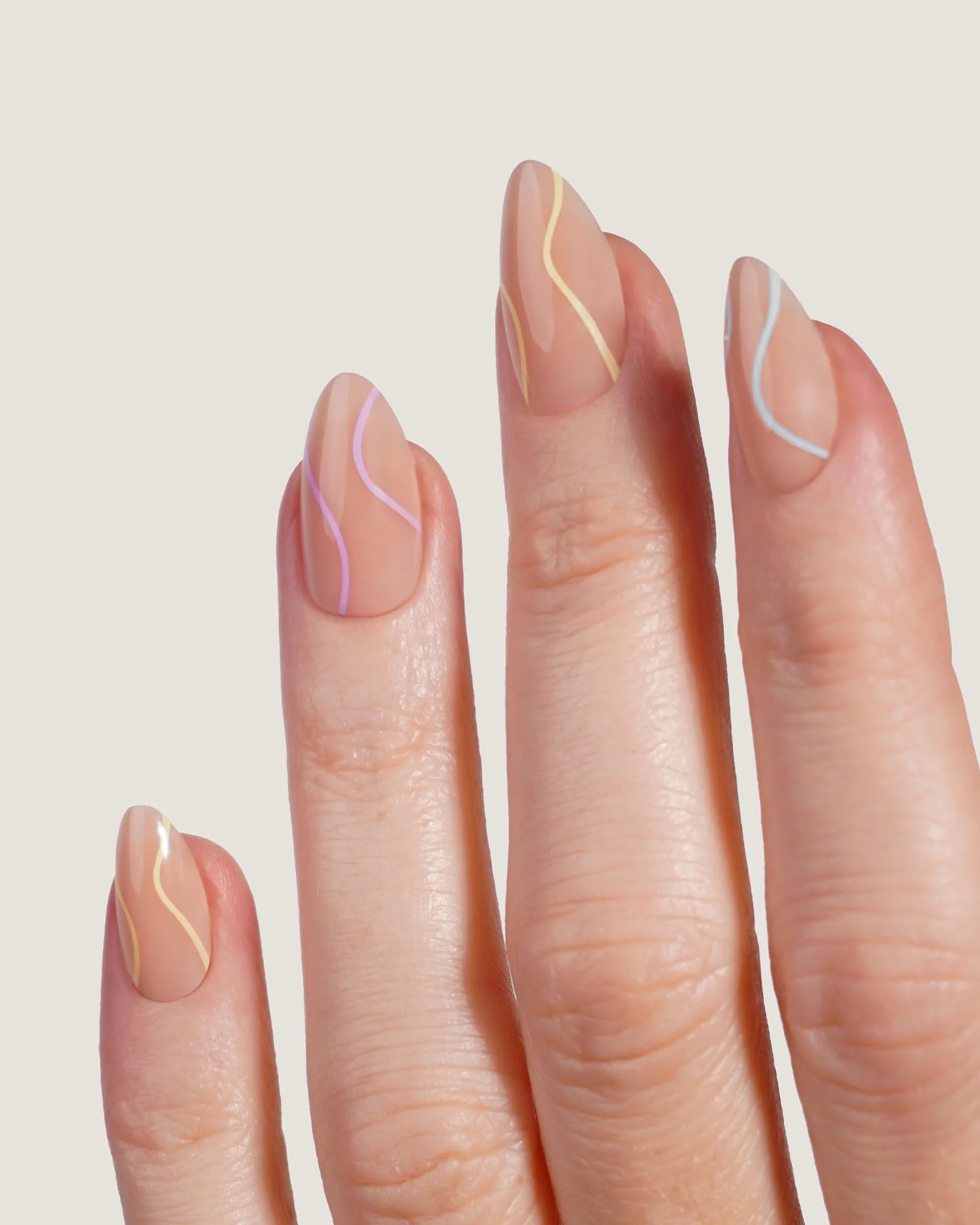 Pastel Swirl Corte Mandorla Press Ons in Soft Gel - Image 2