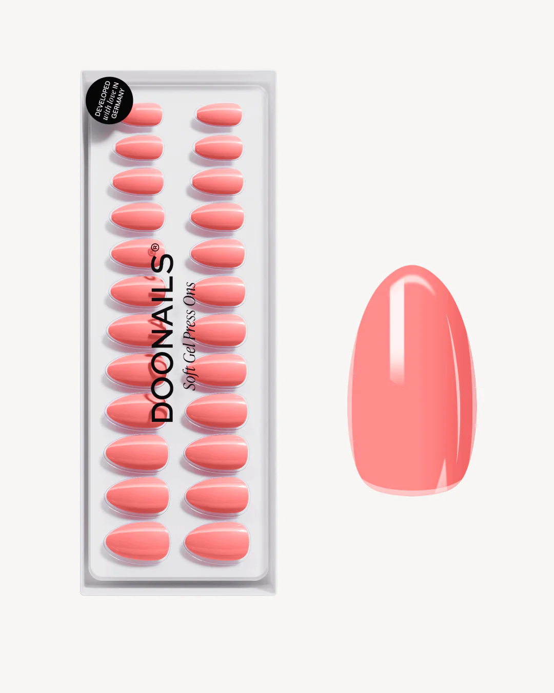 Peach Please Corte Mandorla Press Ons in Soft Gel