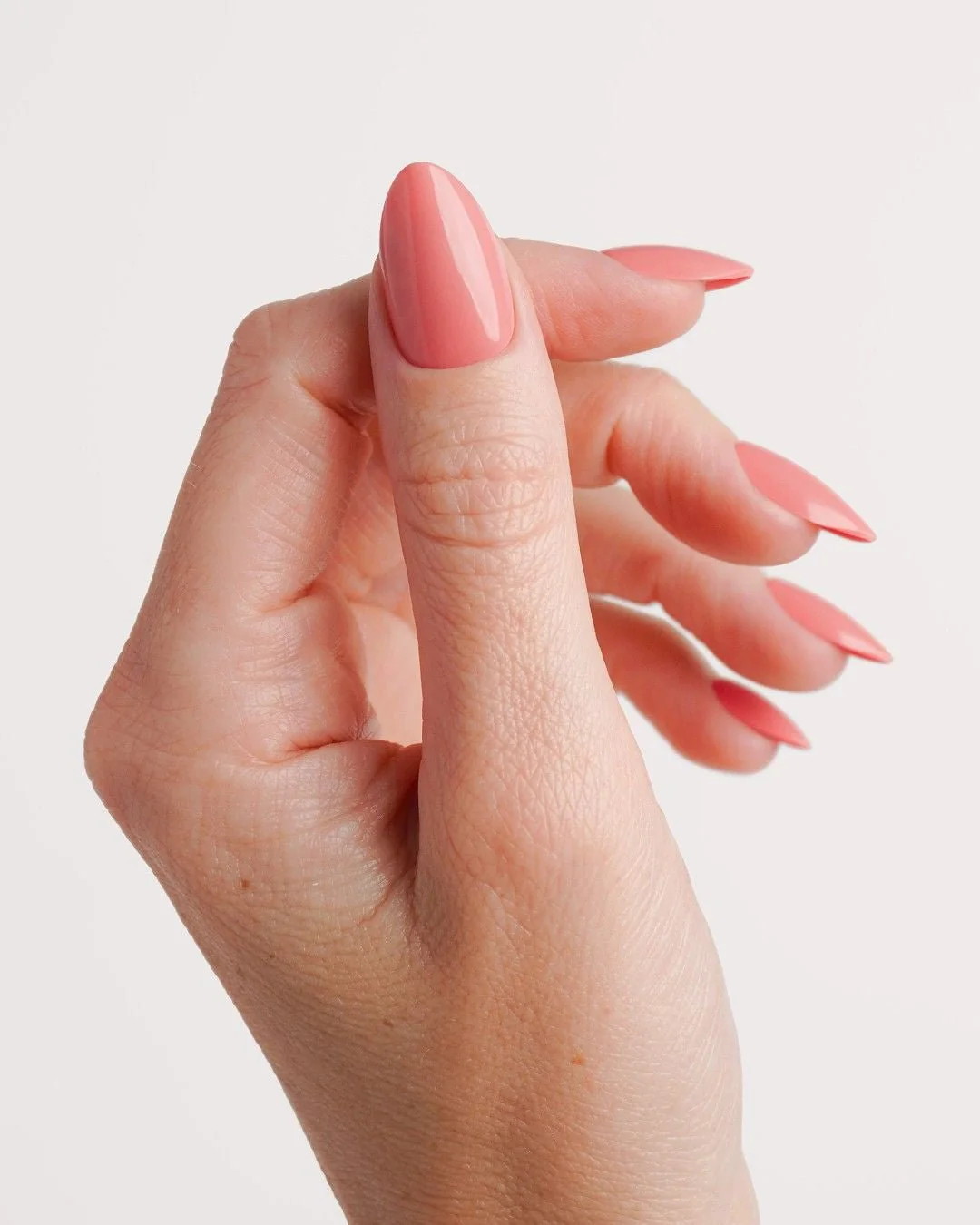 Peach Please Corte Mandorla Press Ons in Soft Gel - Image 4
