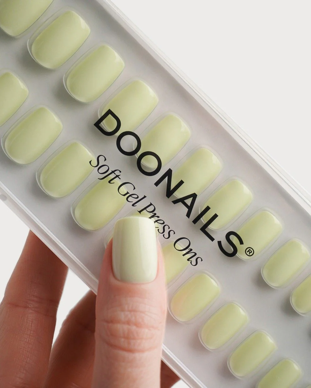 Pistachio Corte Quadrate Press Ons in Soft Gel - Image 5