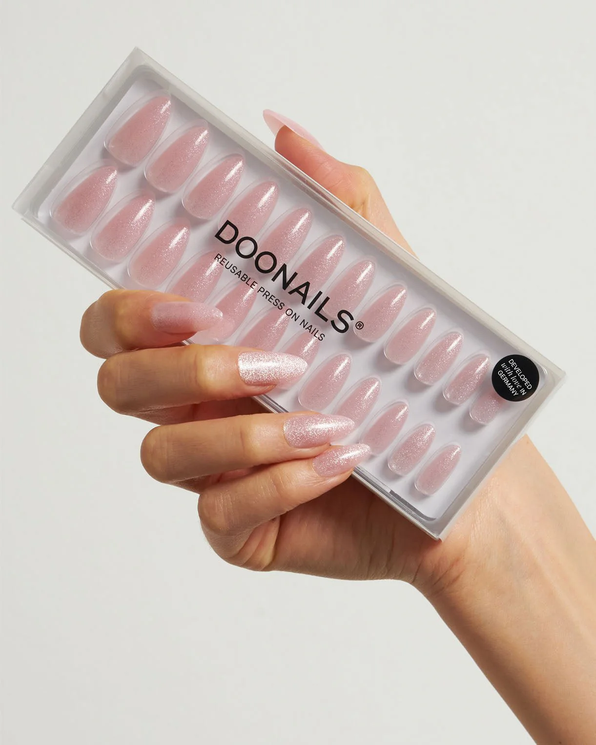 Rose Cat Eye Medie Mandorla Press Ons in Soft Gel - Image 4