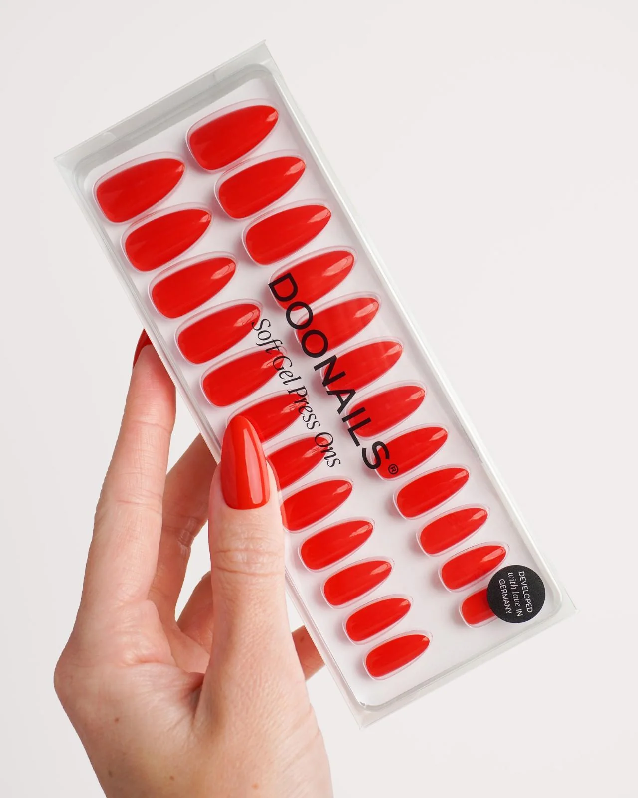 Rose Red Medie Mandorla Press Ons in Soft Gel - Image 3