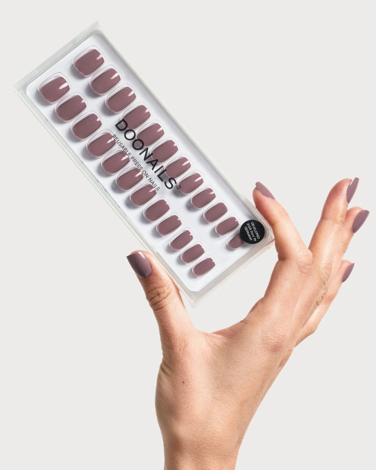 Silent Night Mauve Corte Quadrate Press Ons in Soft Gel - Image 3