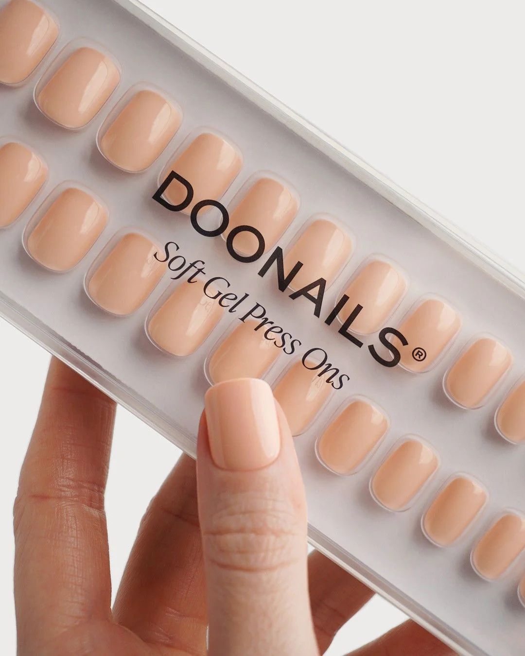 Soft Apricot Extra Corte Quadrate Press Ons in Soft Gel - Image 5