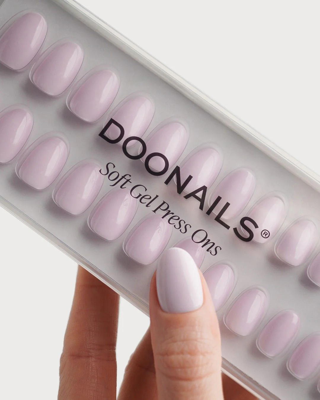 Soft Lilac Corte Rotonde Press Ons in Soft Gel - Image 5