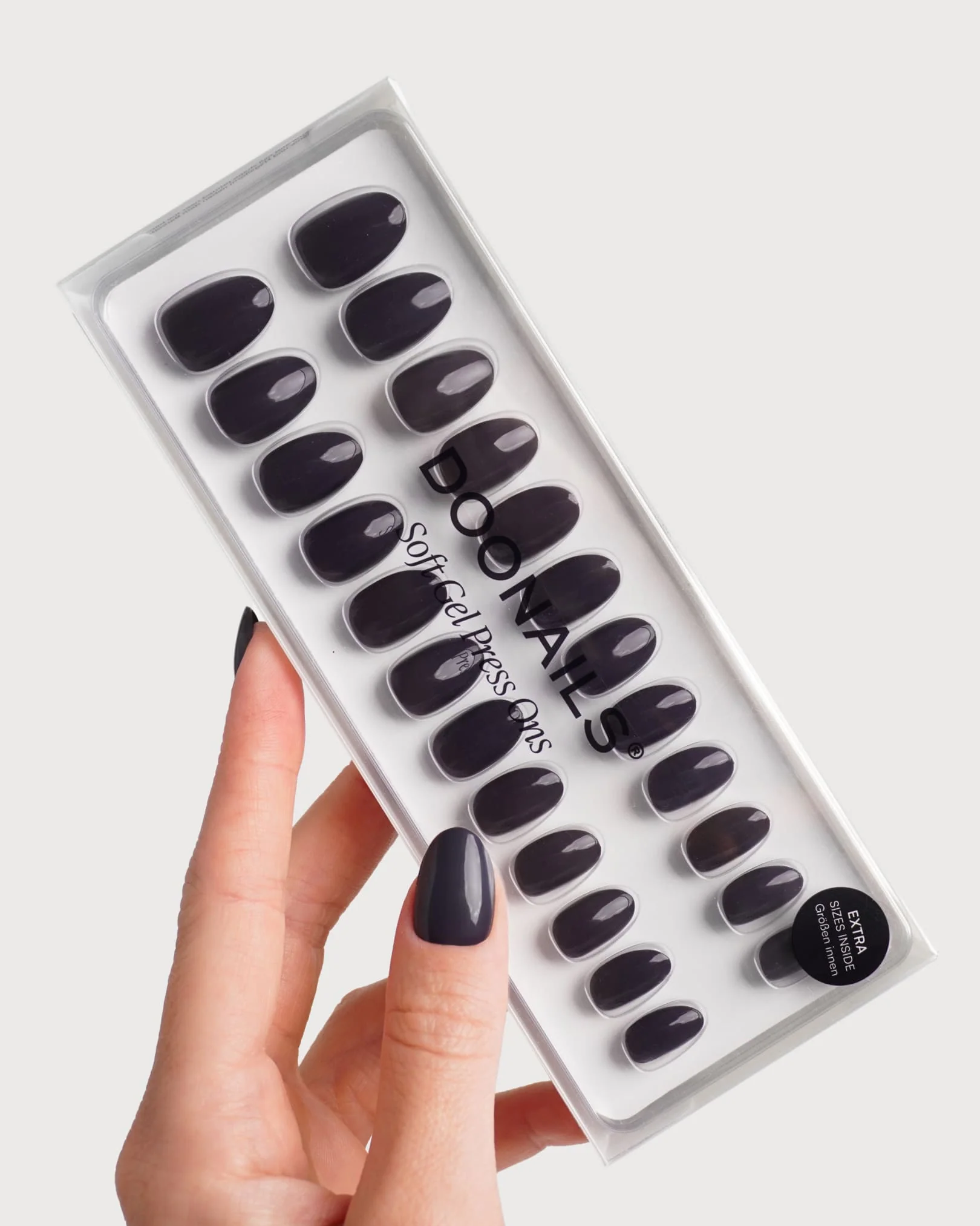 Stormy Grey Corte Rotonde Press Ons in Soft Gel - Image 3