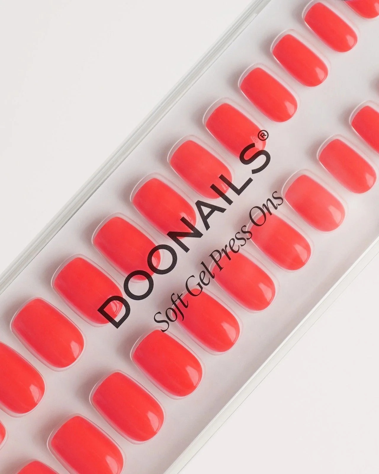 Sunset Coral Corte Quadrate Press Ons in Soft Gel - Image 5